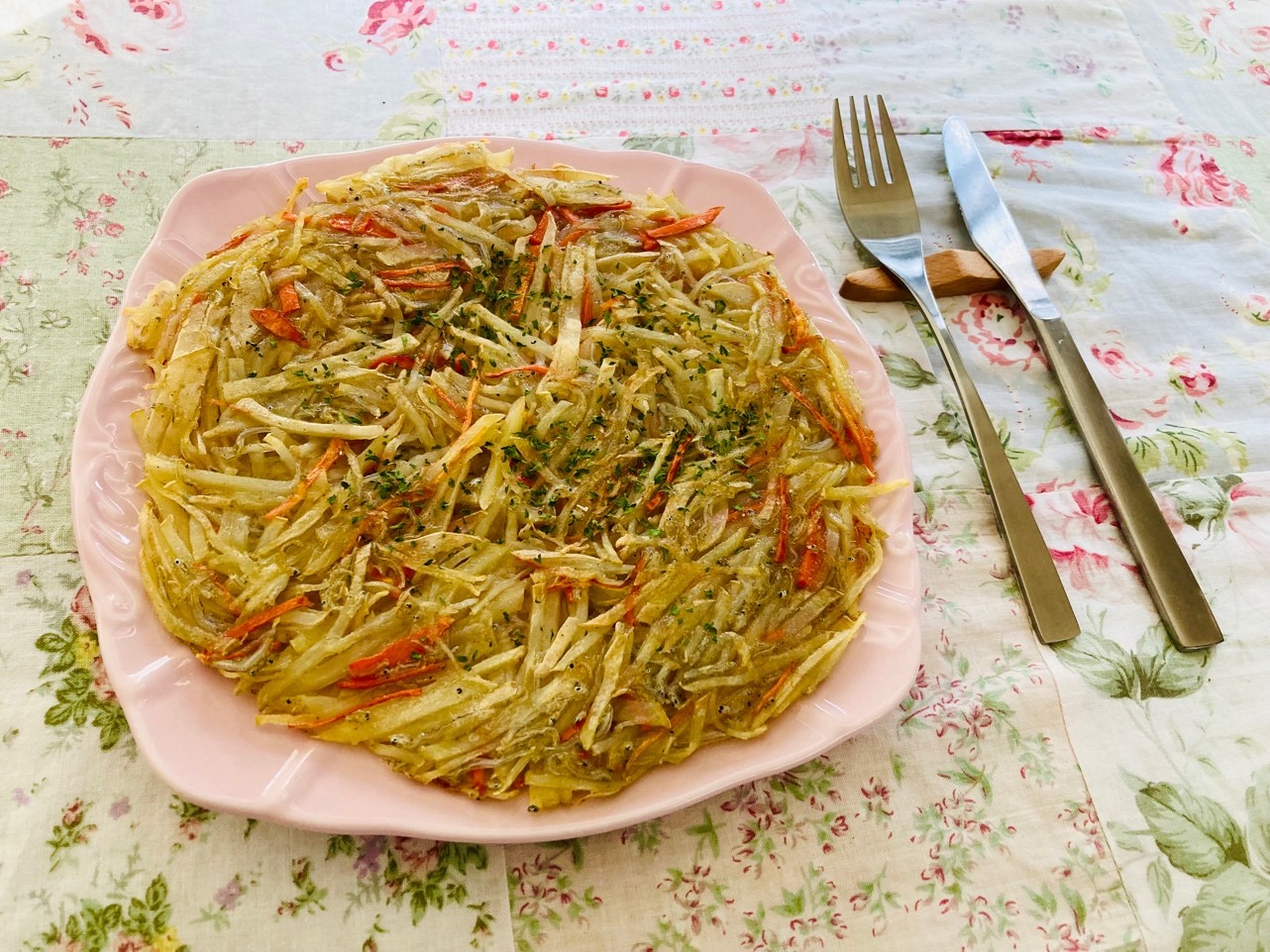 新ジャガイモとしらすのガレット